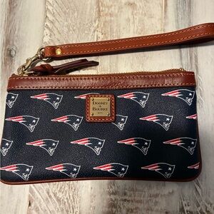 Dooney & Bourke New England Patriots Large Slim Wristlet.